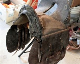 Antique Civil War Era McClellan Style Training Saddle, 11 Inch Seat, With Saddle Bags