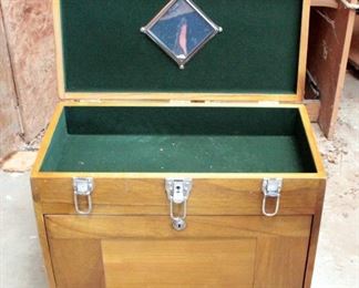 Solid Wood Felt Lined Carpenters Chest,  16in x 20in x 10in, Locked, No Key 