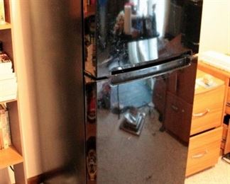Whirlpool 2 Door Refrigerator Model WRT111SFD 01, 61in x 26in x 24.5in, Contents Not Included