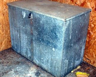 Galvanized Metal Feed Storage Chest With Hinged Lid, 36in X 45in X 24in