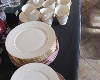 Lenox Hayworth service for 12.