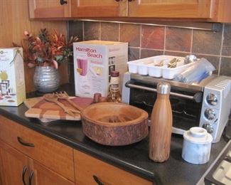 Lots of Kitchen Items.