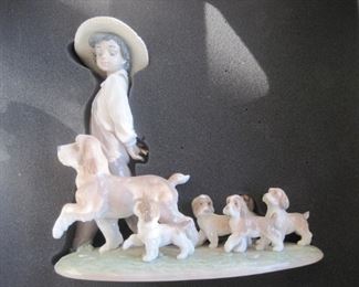 LLadros, many with boxes.