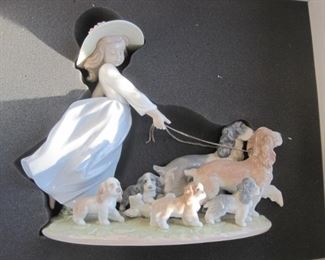 LLadros, many with boxes.