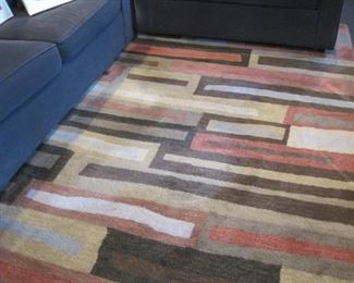 8 x 10 Crate and Barrel Wool Rug.