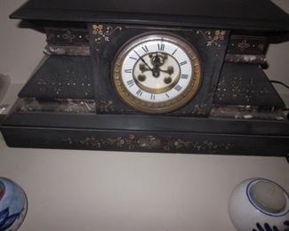 Tons of Vintage & Antique Clocks 