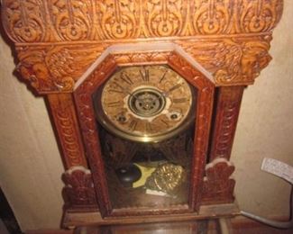 Tons Of Antique and vintage clocks