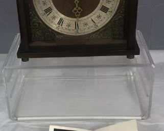 LOT 3 
Vintage mechanical Wind up Elgin mantle clock does wind up some wear very neat to display $17