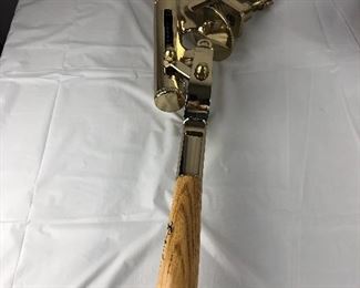 Lot 5 
Commercial Heavy duty wine bottle opener $5