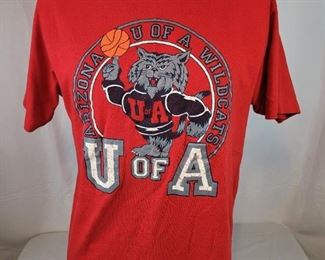 Lot 15 
Vintage Logo 7 university of Arizona shirt size Large $5 some wear