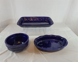 Lot 40 
Dark blue Ceramic dish set very pretty some wear $5 for the whole bundle 
