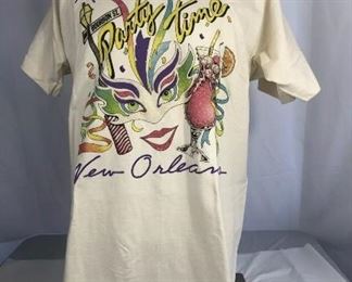 Lot 47
Vintage Mardi Gras Bourbon St. Party Time Mask Cocktail New Orleans Shirt Size Large$5
Some discoloration 
Some wear 