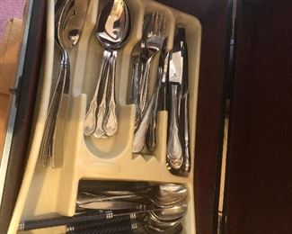 A few sets of flatware