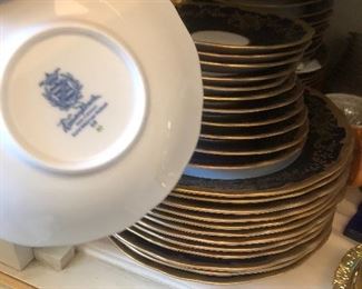 Kobalt dinnerware set