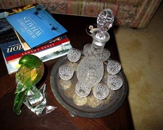 Crystal decanter with cups