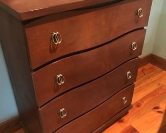 4 Drawer Dresser $ 198,99
