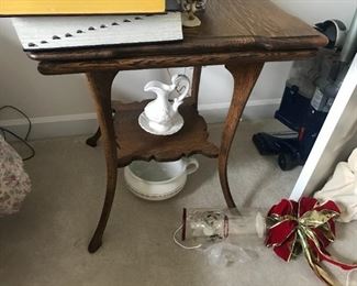 Antique Table $ 118.00