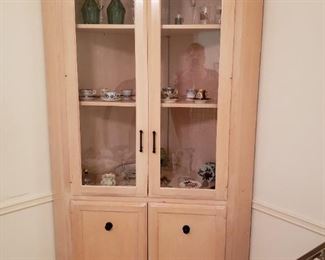 2 Mathcing Corner Cabinets
