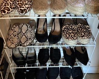 Miscellaneous consigned women's shoes