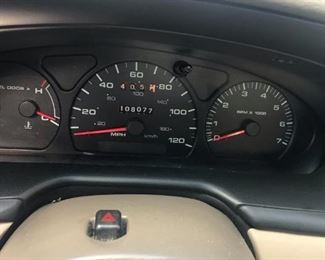 Ford Taurus 4-Door Sedan SES 2002. Great Condition!