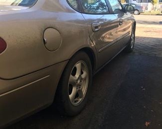 Ford Taurus 4-Door Sedan SES 2002. Great Condition!
