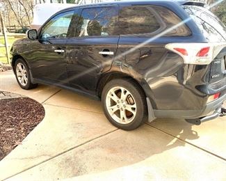 2014 Mitsubishi Outlander with 103,200 miles