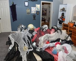 Even more Halloween decor!