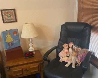 NICE HIGH BACK OFFICE CHAIR/ SEVERAL MADAM ALEXANDER DOLLS/ BARBIE CASE WITH BARBIE AND KEN CLOTHES 