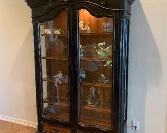 $875-OBO ~GORGEOUS CARVED TWO DOOR HOOKER LIGHTED CHINA CABINET 4ft x 6’10 1/2” HT x 16”DEEP