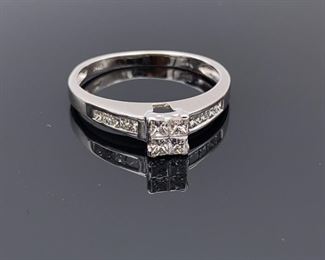 Brilliant Diamond Mosaic Estate Ring in 14k White Gold; $1750 Retail