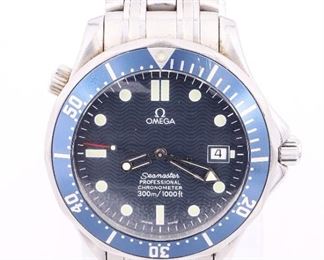 A 2006 vintage Omega Seamaster "Professional" model gentleman's wristwatch. 23 jewel Automatic winding movement, Blue "Wave" pattern dial with date aperture in a 40 mm Stainless case and Omega link bracelet. Serial #80,108,121 indicates a production date of 2006. Some wear, running when cataloged. ESTIMATE $1,000-2,000
