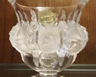 Lalique Dampierre vase, 5.3" h x 4.6" w