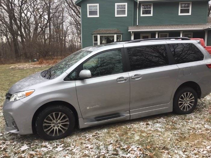 Wheelchair Accessible 2018 Toyota Sienna