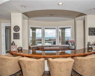 Only 3 swivel chairs available (not 4 as photographed)