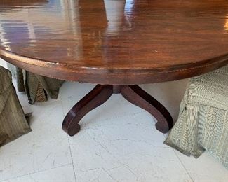5’ round, center pedestal, table