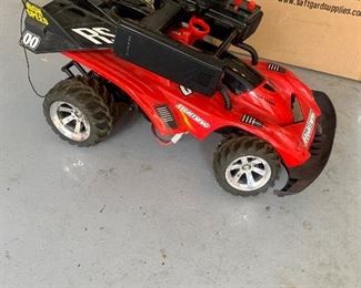 (One of two) remote control cars