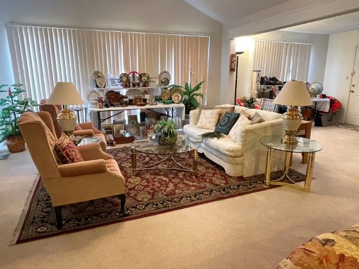 BURGUNDY RUG WING BACK CHAIRS GLASS TOP COFFEE TALBE AND 1 OF 2 END TABLES AND BENCH CRAFT 2 CUSHION SOFA