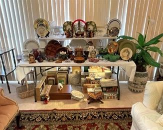 VARIOUS ITEMS NEW IN THE BOX PICTURE FRAMES AND MISC GLASSWARE AND HAND CARVED WOOD WARE