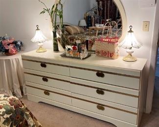 ORIENTAL DRESSER