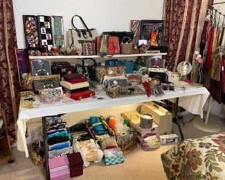 LADIES PURSES RARE MEN'S NECK TIES DOONEY BOURKE AND COACH PURSES