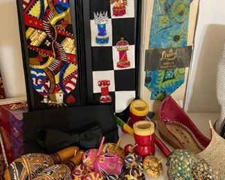 HANGING ART EXCLUSIVE TIE COLLEXTION LIMITED EDITION 2012 100 % SILK AND STAIN FREE