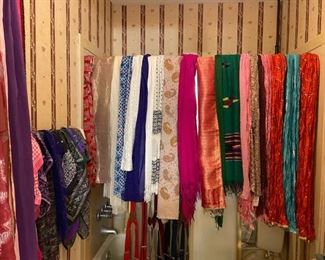 LADIES SCARVES