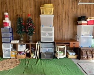 PLASTIC STORAGE CONTAINERS