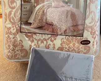 Chris Madden Queen Comforter Set