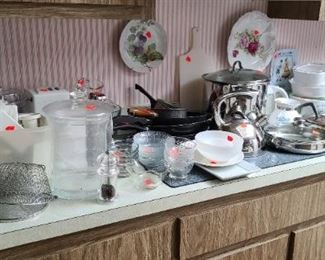 Kitchen gadgets utensils blenders crock pot 