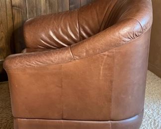 #1 Robb & Stucky Leather Club Swivel Chair 32x33x33in HxWxD