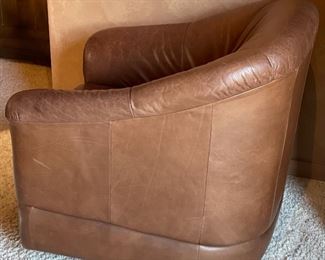 #2 Robb & Stucky Leather Club Swivel Chair 32x33x33in HxWxD
