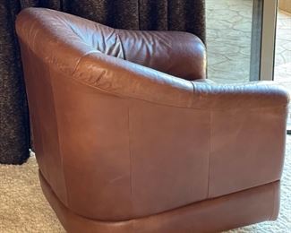 #3 Robb & Stucky Leather Club Swivel Chair 32x33x33in HxWxD