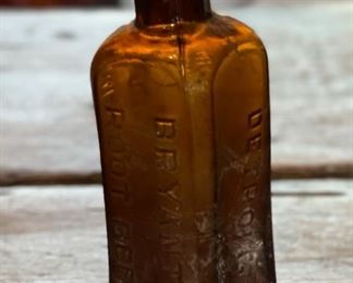 Antique Bryant's Root Beer Extract Bottle 4.5x1.5x1.5in HxWxD
