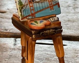 Limoges France Elda Creations Mini Artists Easel Porcelain figure 3x1.5x1.5in HxWxD
